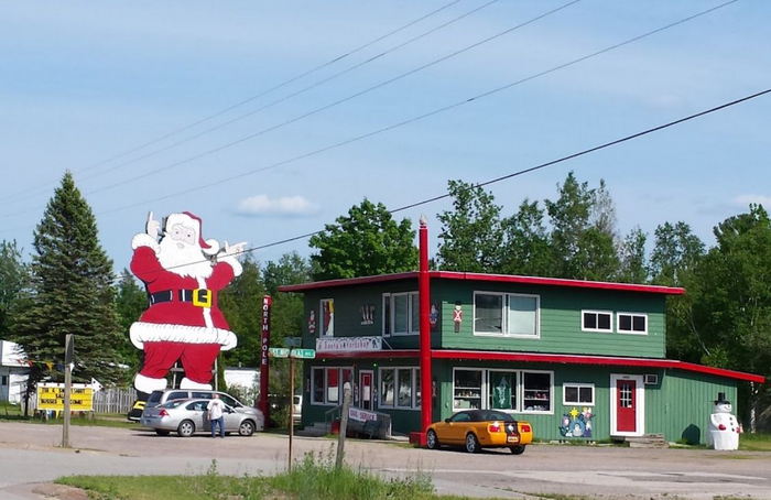 Christmas - 2020S Street View (newer photo)